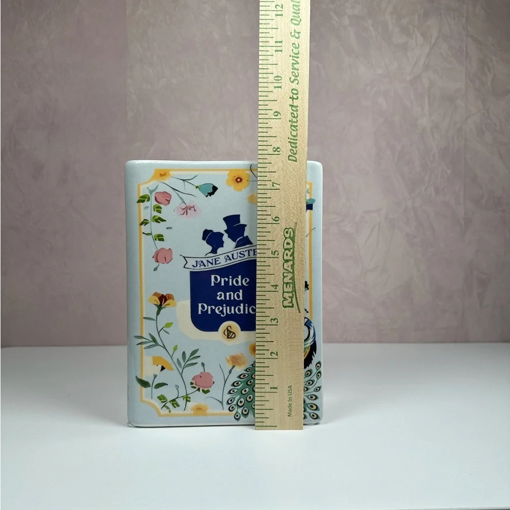 Jane Austen 'Pride and Prejudice' Decorative Vase